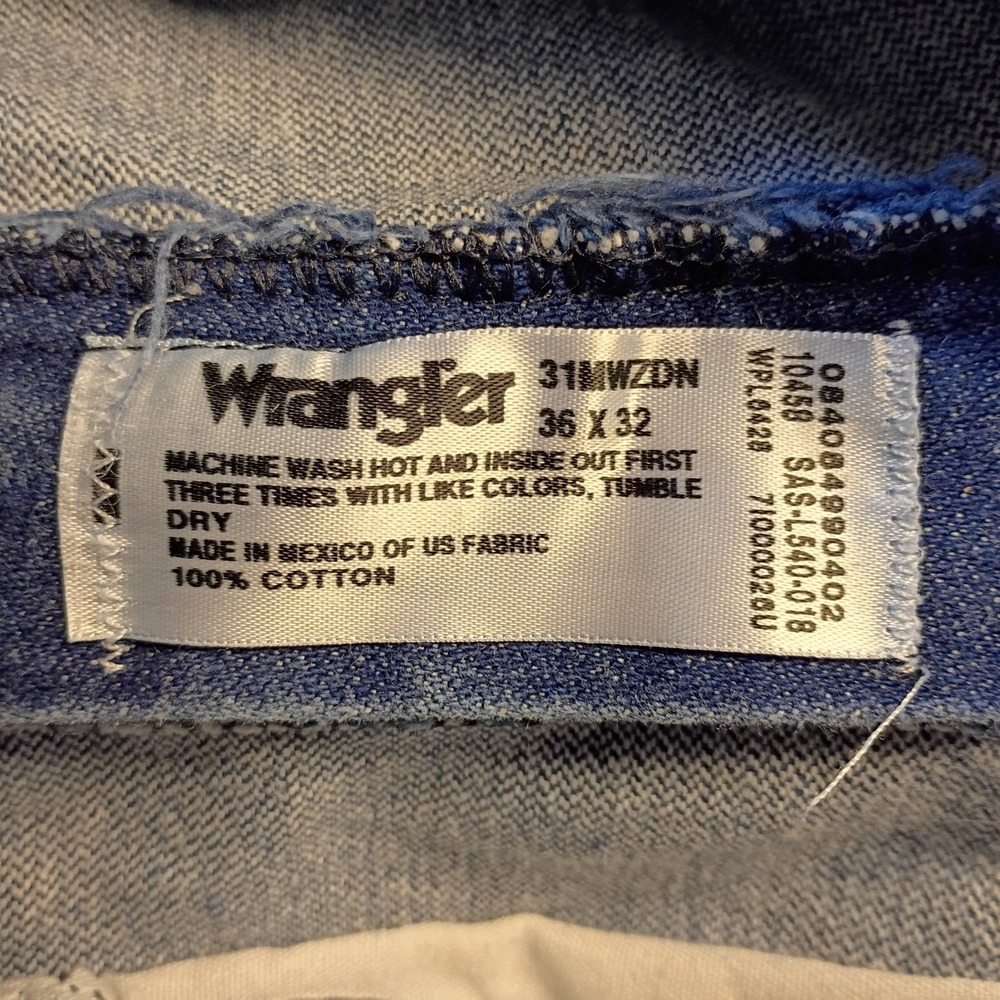 EXCELLENT Wrangler 36x32 (Actual 35x30 1/2) Cowboy Cut Relaxed Fit Jeans 31MWZDN - Picture 4 of 9